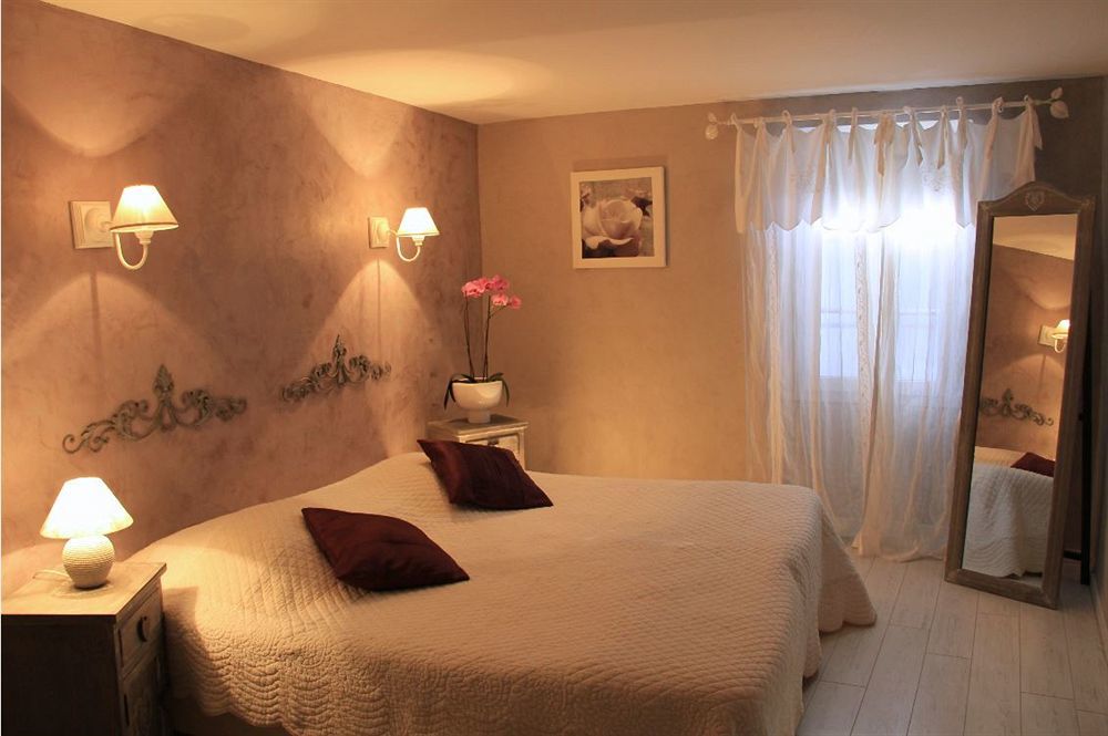 Hotel Le Crillon Murs  Exterior foto